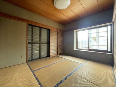 落ち着いた和室は、来客用やご家族のくつろぎの空間として、様々な用途でご利用いただけます。