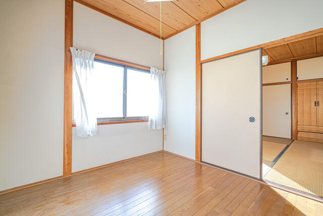 物件画像 中間市 中央５丁目 (東中間駅) 2階建 6K