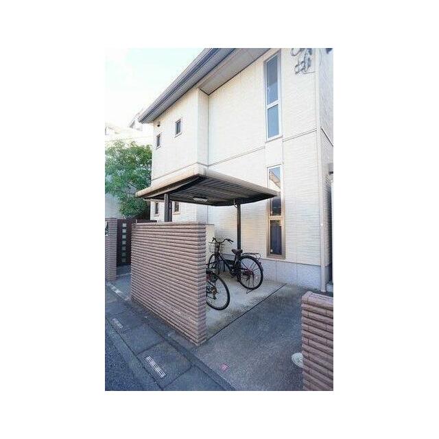 屋根付駐輪ございます。