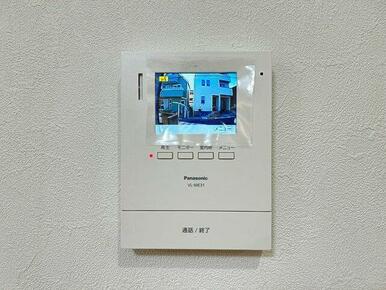 「ＬＤＫ」画面付きインターホンです。