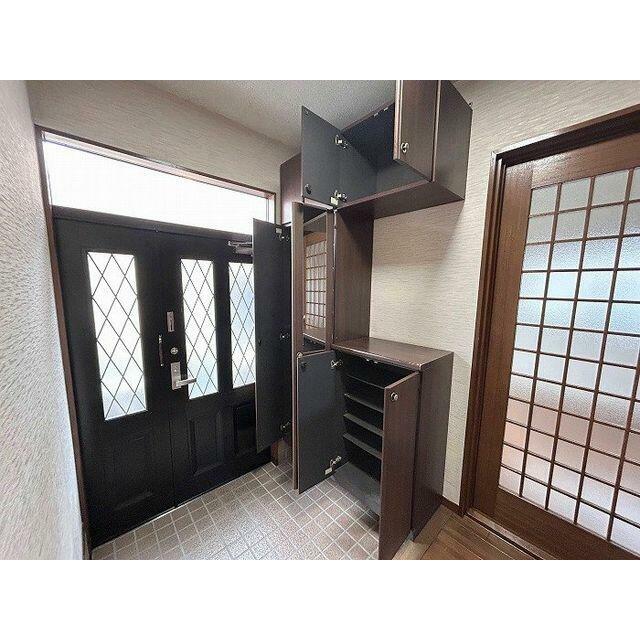 「玄関」たっぷり収納できる靴箱があります
