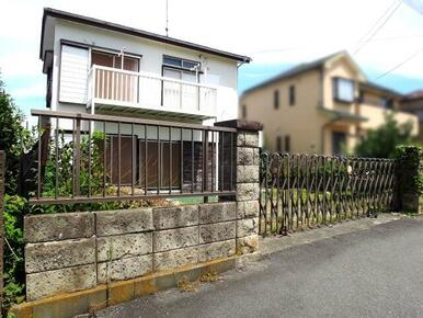 現地写真（現況、古家が建っています）