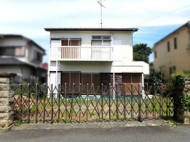 現地写真（現況、古家が建っています）