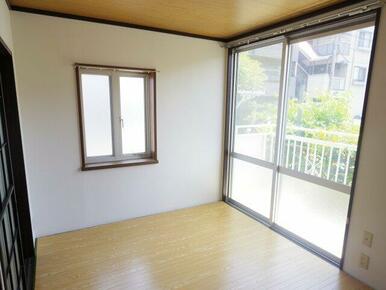 ウッドカーペット施工　※同建物ほかのお部屋の写真です。