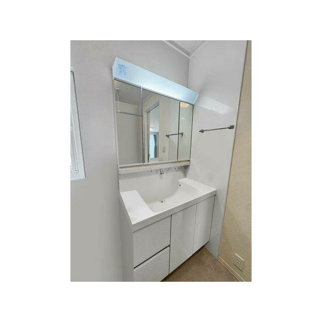 3面鏡　洗面化粧台☆ ※バーチャル加工済みです