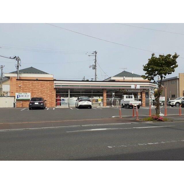 セブンイレブン原ノ町駅前店まで850m