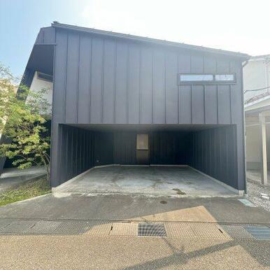 2台分の屋内駐車スペース