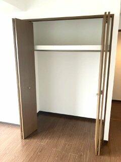 北側洋室の収納です