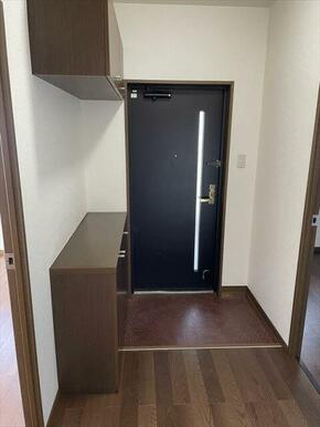 玄関横シューズボックス有り