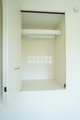 パイプハンガー付き☆畳まず衣類を掛けることができます♪