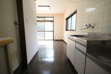 ※同建物ほかのお部屋の写真です。