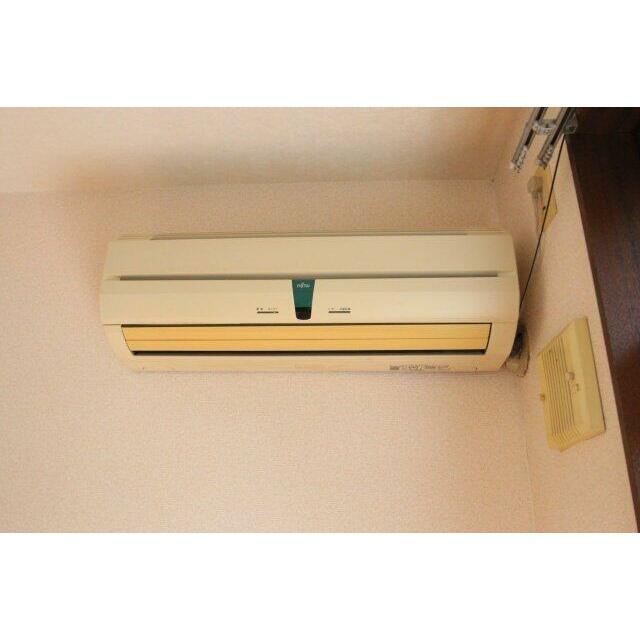 ※同建物ほかのお部屋の写真です。