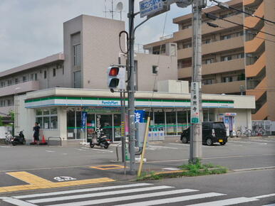 ファミリーマート京王堀之内駅東店