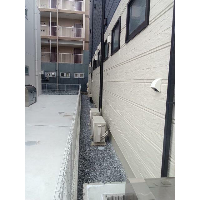 建物裏手