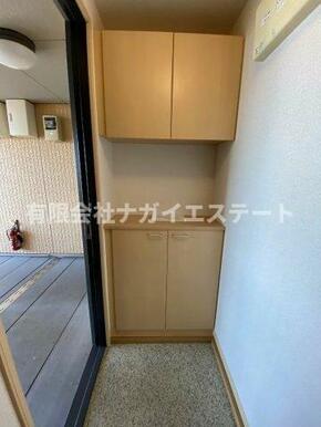シューズボックス