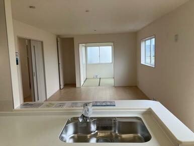 笑顔が溢れる、心和むリビング（7号棟）