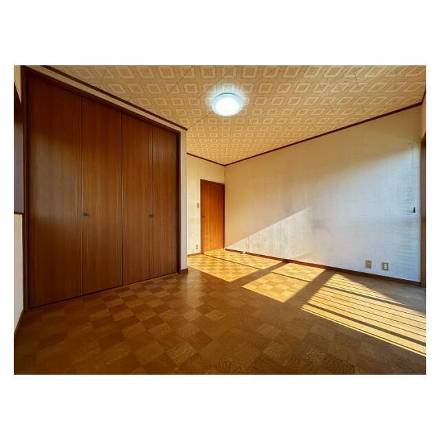 2階洋室「約7帖の洋室です。」