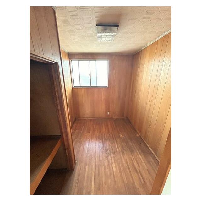 2階洋室約7.5帖クローゼット内