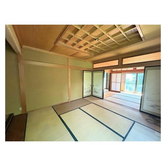 1階和室約8帖別角度から