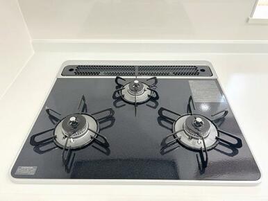 「3口ガスコンロ」新品に交換しております。