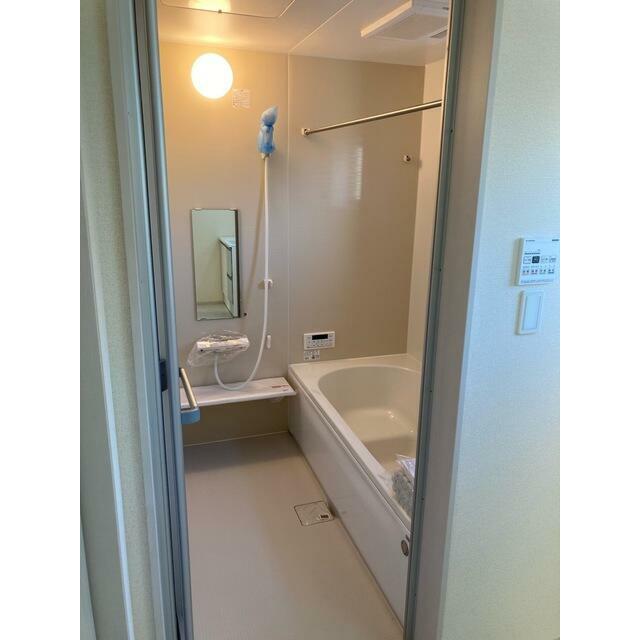 お風呂で疲れを洗い落として心地よく1日終了（3号棟）