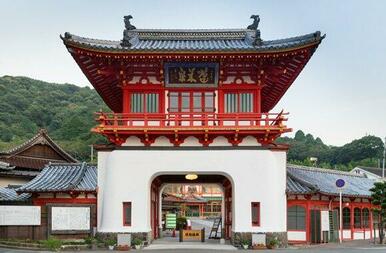 武雄温泉株式会社旅館楼門亭
