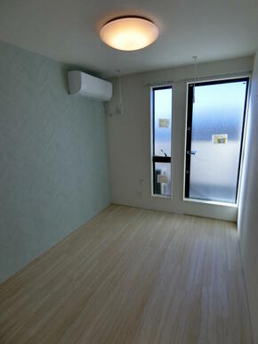 白基調の清潔感漂う内装