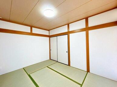 「１階和室」別角度からのお写真でございます。