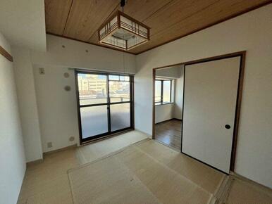 日本らしい落ち着いた雰囲気の和室です