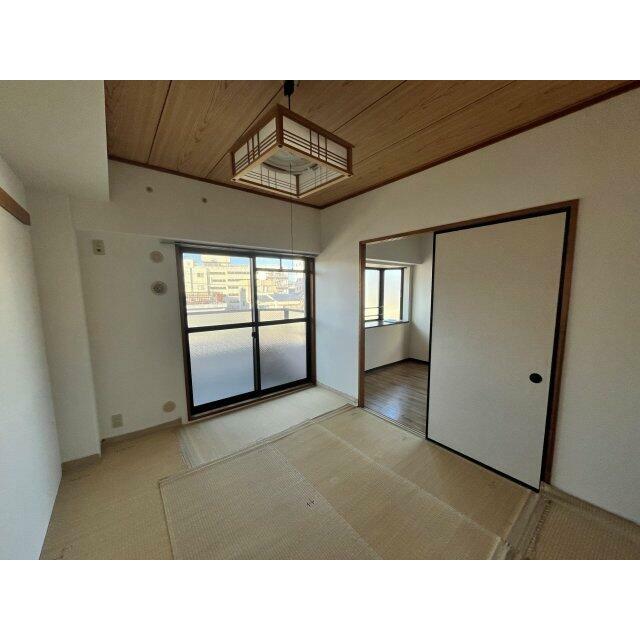 日本らしい落ち着いた雰囲気の和室です