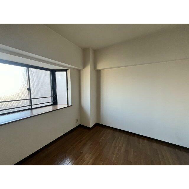 明るい洋室です