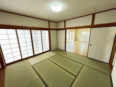 「和室」ＬＤＫ横に落ち着いた空間の和室
