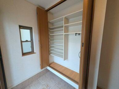 収納力のある玄関です。