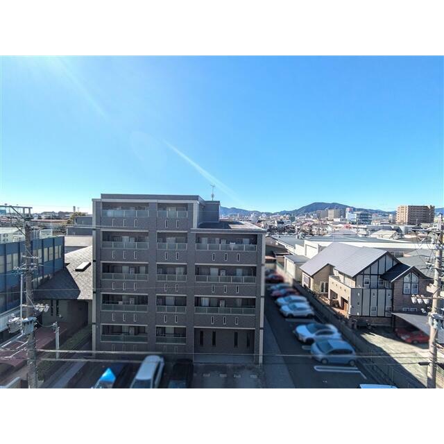 南西側、バルコニーからの眺望です。