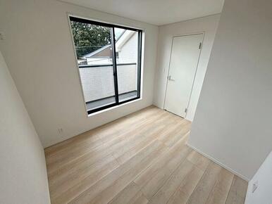 3階洋室には大容量のクローゼットが各部屋にあります。 洋服選びが楽しくなりますね♪