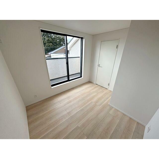 3階洋室には大容量のクローゼットが各部屋にあります。 洋服選びが楽しくなりますね♪