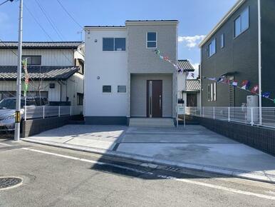 日を重ねるごとにこの佇まいに愛着が湧いてきそう（2号棟）