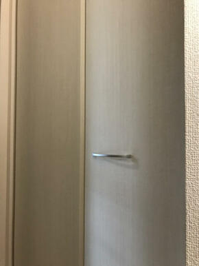 廊下にも収納付