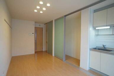 ハンガーフック付き化粧幕板がございます