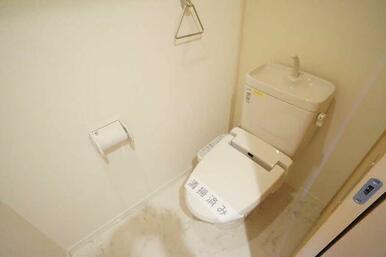 トイレは温水洗浄便座でございます