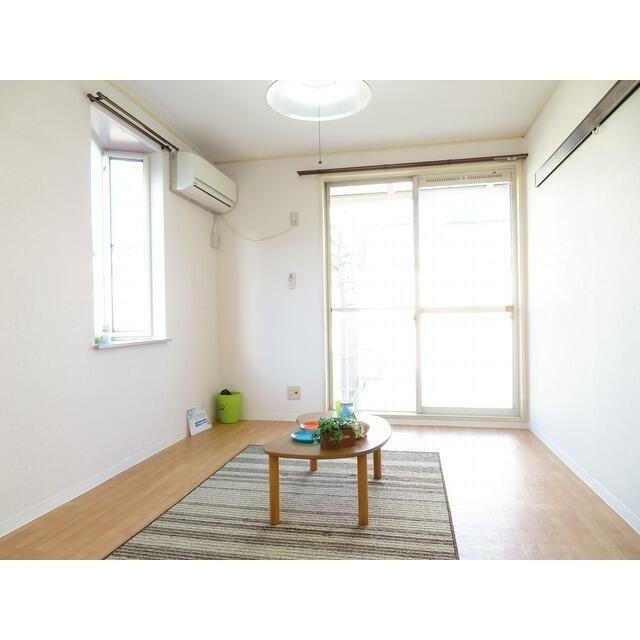 2面採光のお部屋です