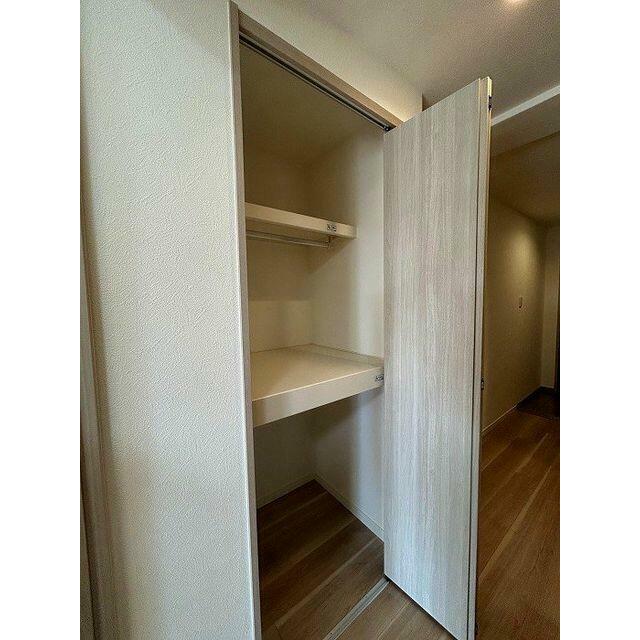 「廊下」奥行きのある収納です。