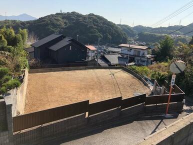 西側高台より本土地全景