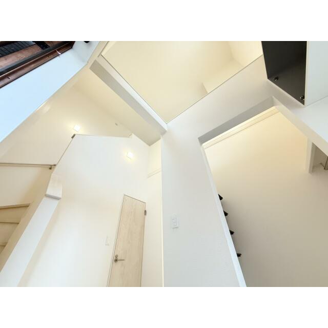 【(1)号棟 玄関】