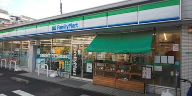 ファミリーマート世田谷玉堤店