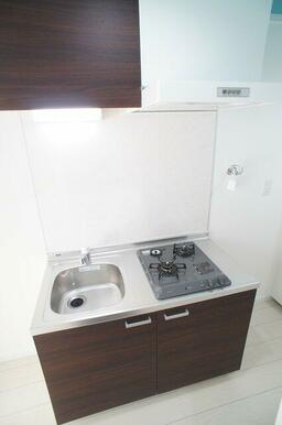 コンパクトなキッチンで掃除もラクラク