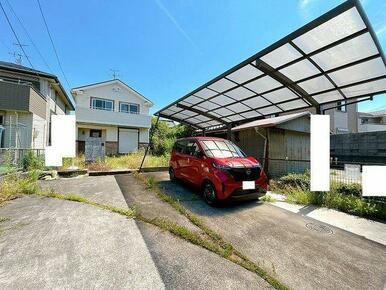 「駐車スペース」並列２台駐車可能となっております