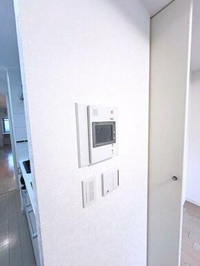 来訪者の確認のできるモニタ付インターホン