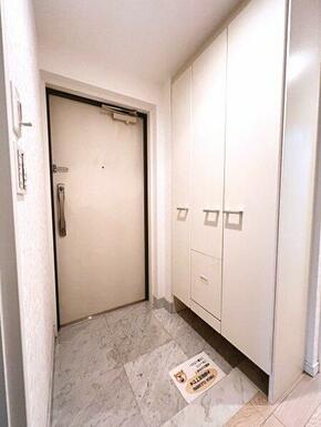 シューズボックス付玄関