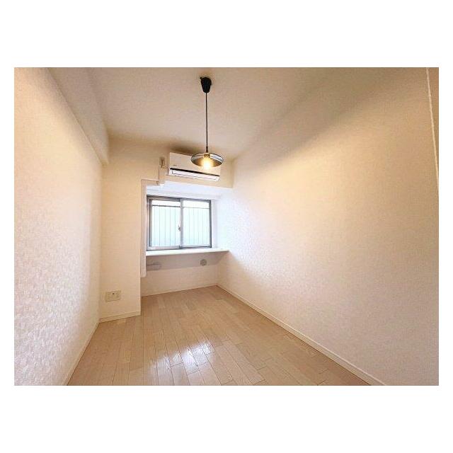 エアコン付きの洋室